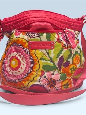 *like new*Vera Bradley’s Pink Floral Quilted Crossbody Bag with Adjustable Strap